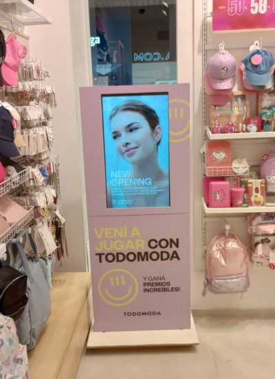 Totem personalizado e instalado